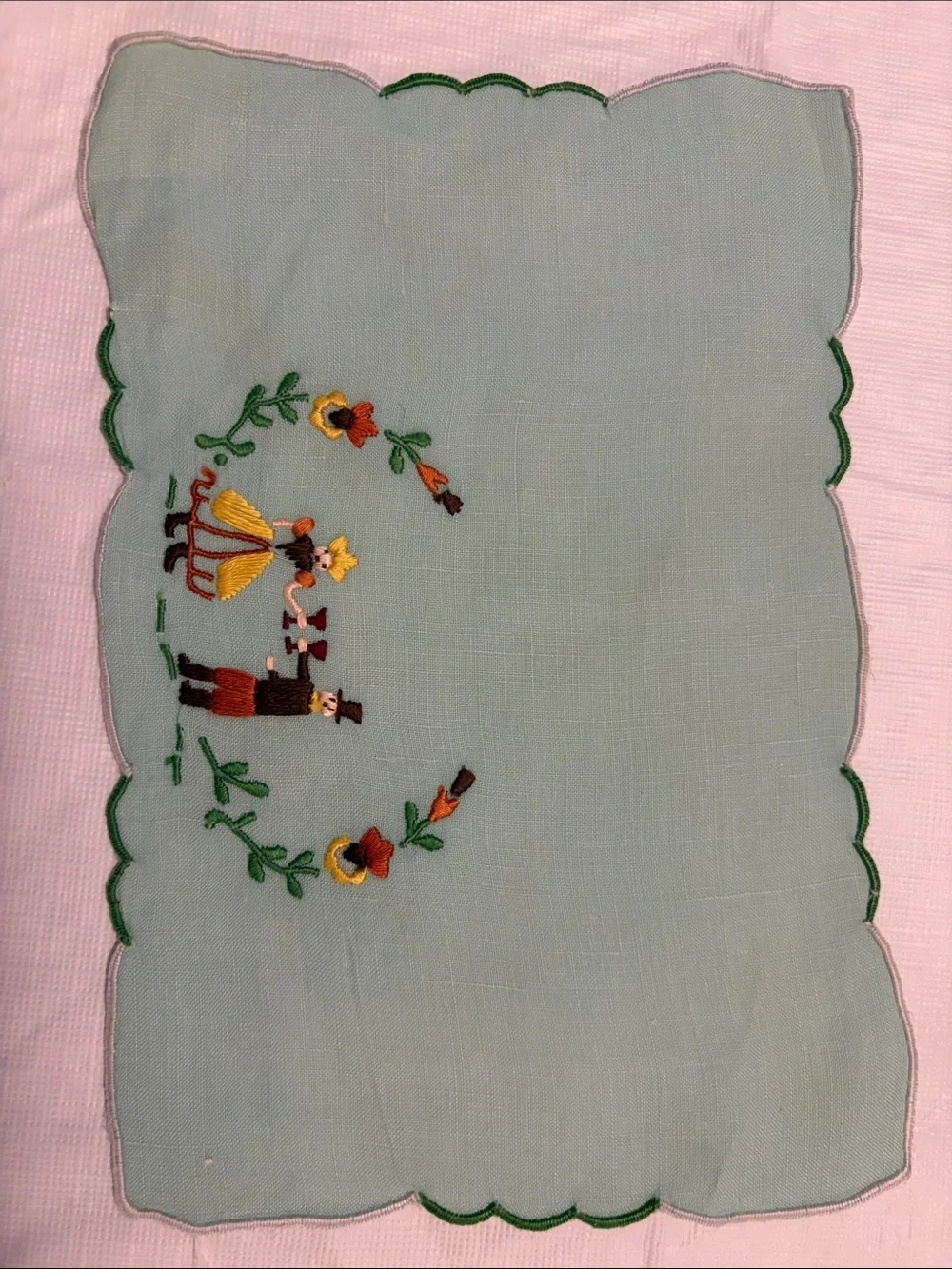 Vintage Linen Napkins - Embroidered - Cocktail Party Set/4 Madeira Folk Couple